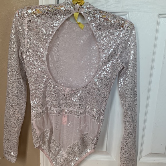 Victoria‘s Secret Long-sleeve Lace Body Suit - Picture 2 of 6